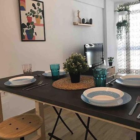 Ideal Apartamento En El Barrio De Las Delicias Málaga Eksteriør billede