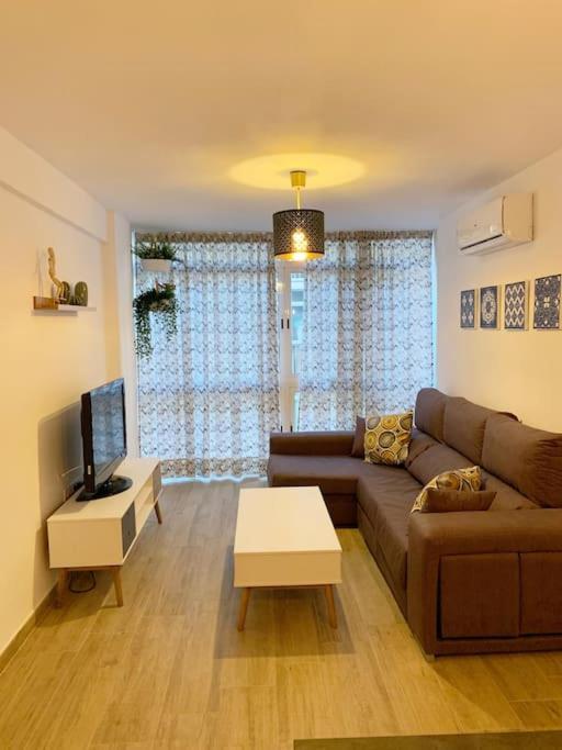Ideal Apartamento En El Barrio De Las Delicias Málaga Eksteriør billede