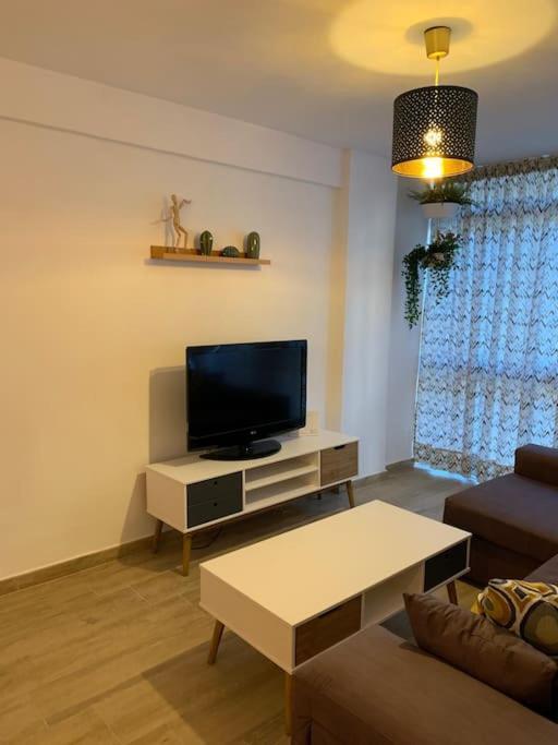 Ideal Apartamento En El Barrio De Las Delicias Málaga Eksteriør billede