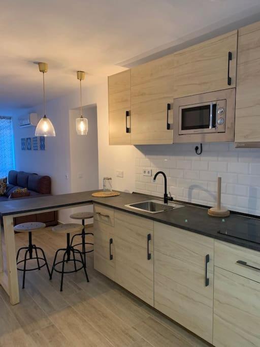 Ideal Apartamento En El Barrio De Las Delicias Málaga Eksteriør billede